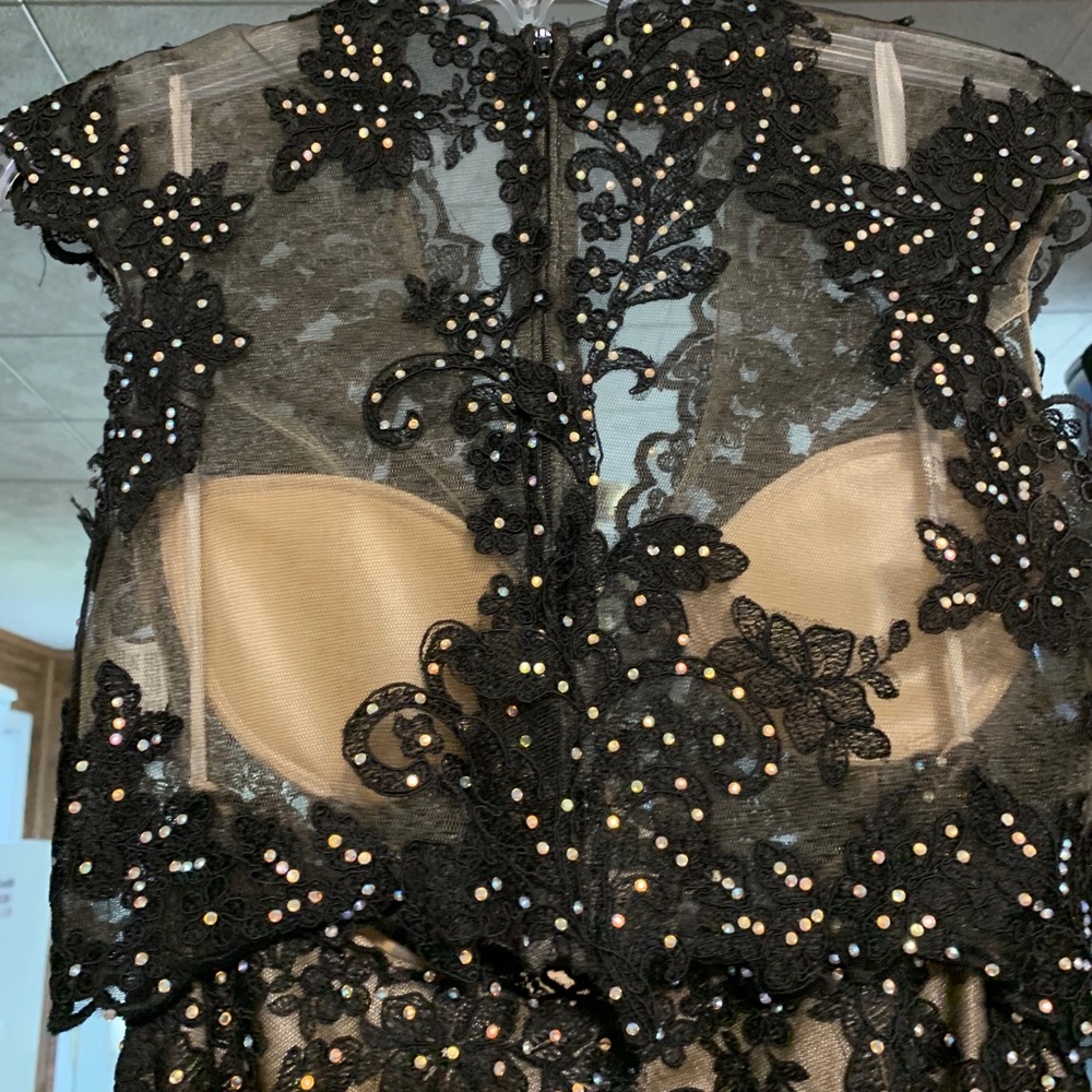 Dress - Picture 3 of 6